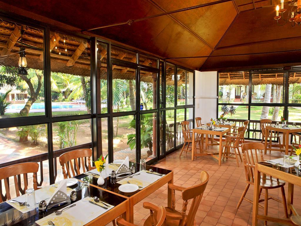 Abad Harmonia Ayurvedic Beach Resort Kovalam Exterior foto