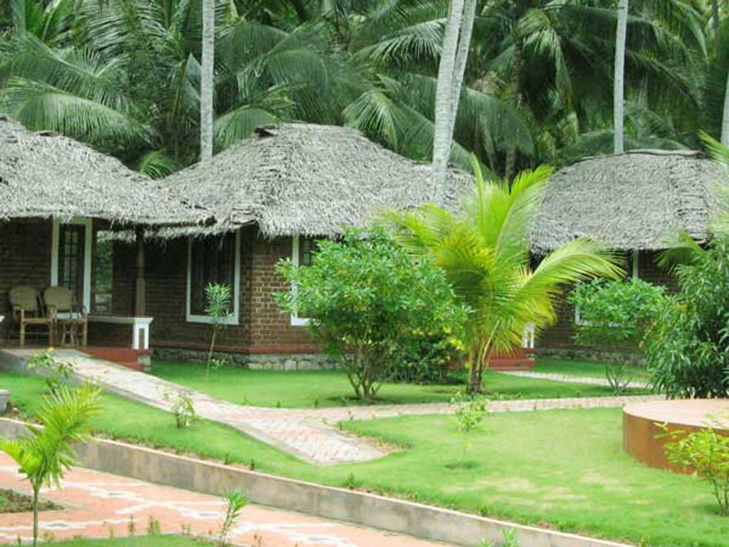Abad Harmonia Ayurvedic Beach Resort Kovalam Exterior foto